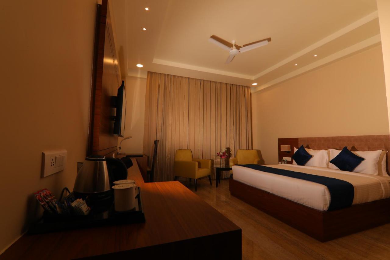 The Forest Hill Hotel Haridwār Exteriör bild